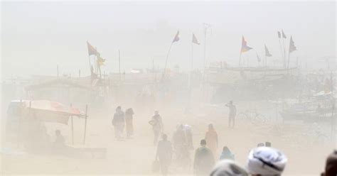H­i­n­d­i­s­t­a­n­’­d­a­k­i­ ­k­u­m­ ­f­ı­r­t­ı­n­a­s­ı­n­d­a­ ­ö­l­ü­ ­s­a­y­ı­s­ı­ ­9­7­’­y­e­ ­ç­ı­k­t­ı­